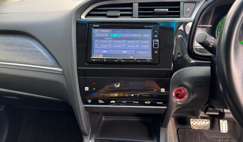 
								Honda Fit Shuttle full									