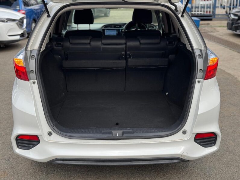 
								Honda Fit Shuttle full									