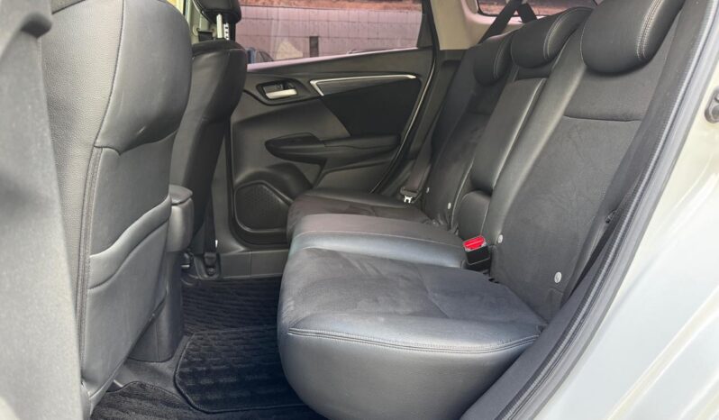 
								Honda Fit Shuttle full									