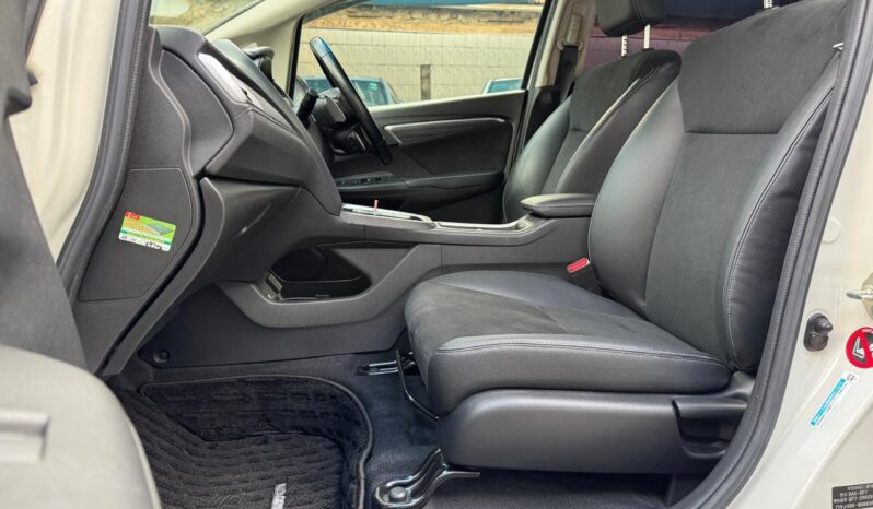 
								Honda Fit Shuttle full									