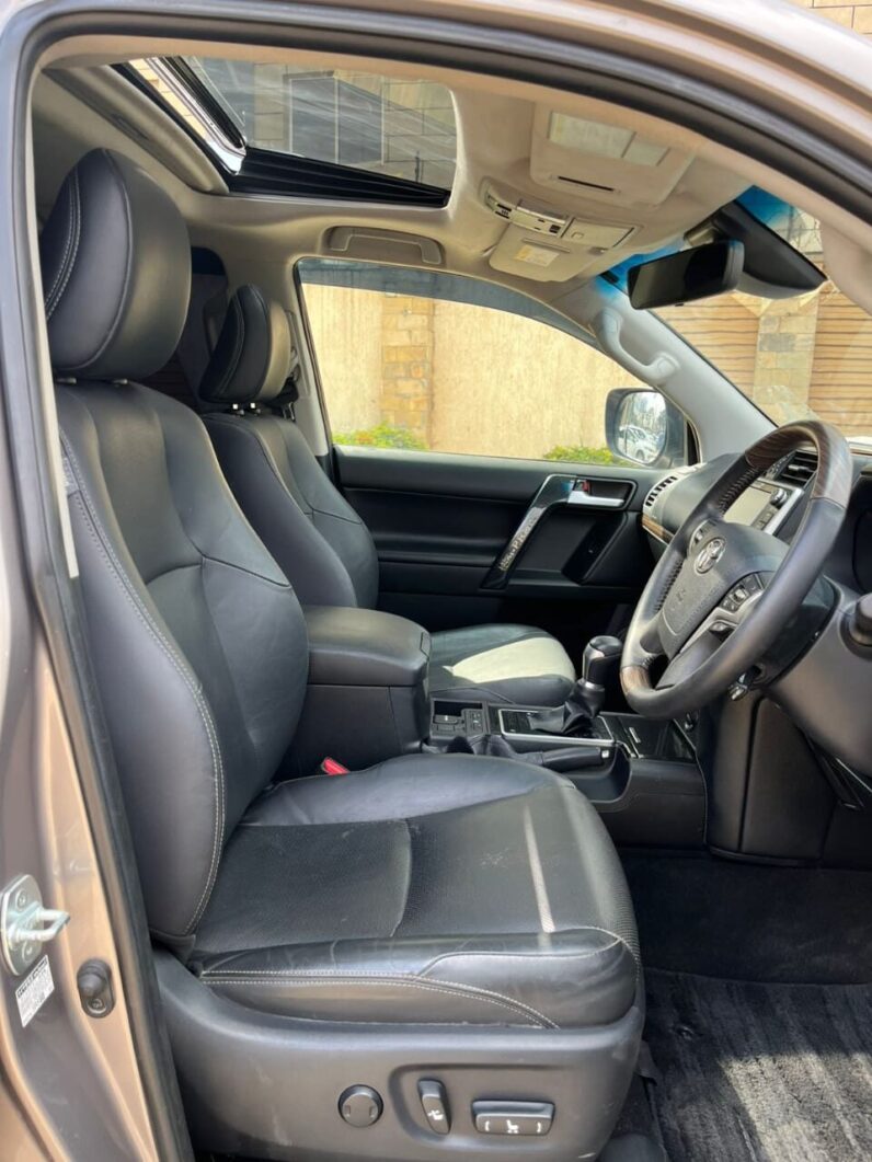 
								Land Cruiser Prado full									