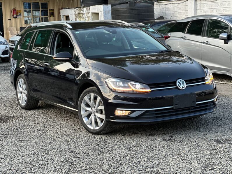 
								Volkswagen Golf Variant TSI full									