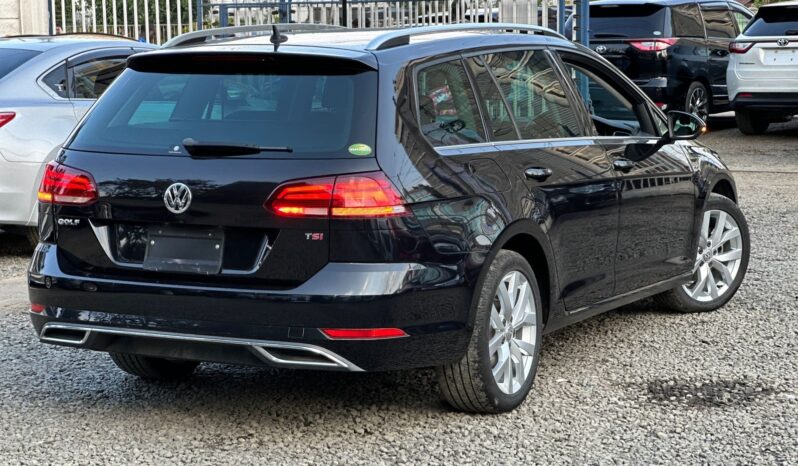 
								Volkswagen Golf Variant TSI full									