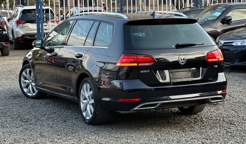 
								Volkswagen Golf Variant TSI full									