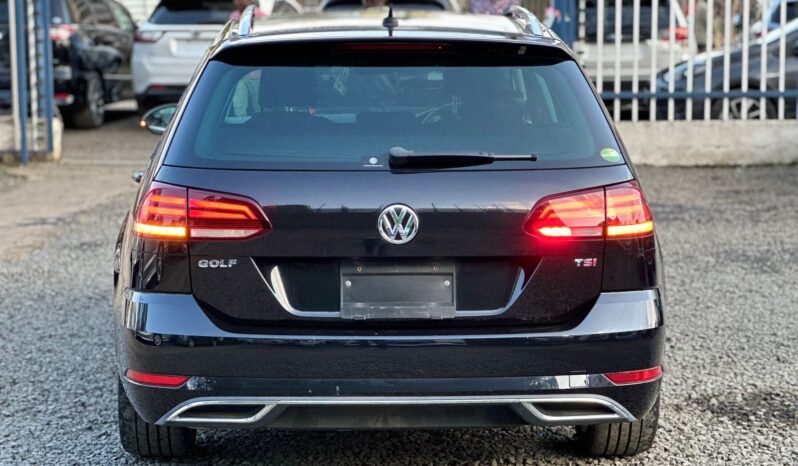 
								Volkswagen Golf Variant TSI full									