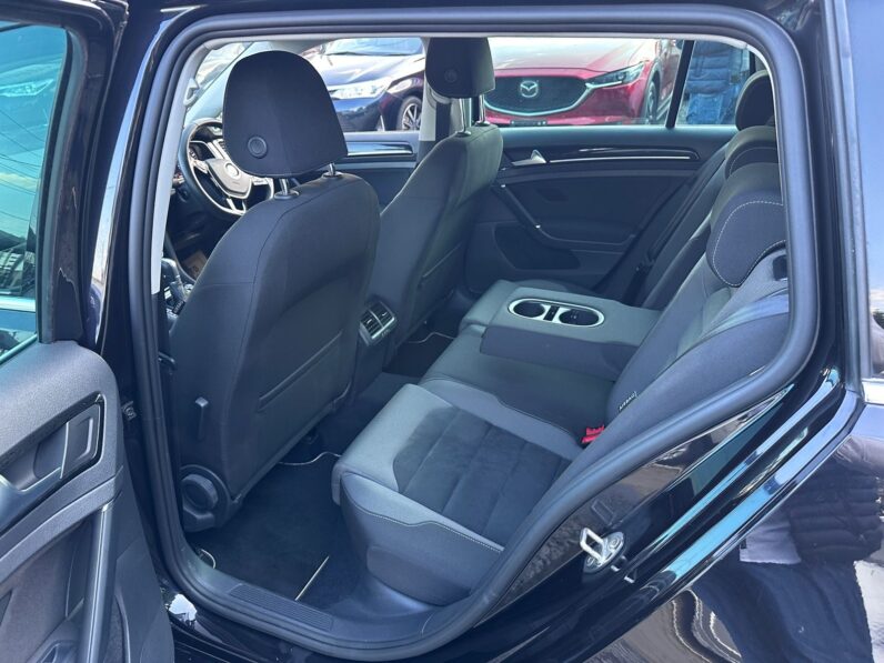 
								Volkswagen Golf Variant TSI full									