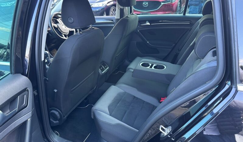 
								Volkswagen Golf Variant TSI full									