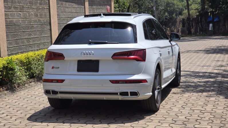 
								Audi SQ5 full									