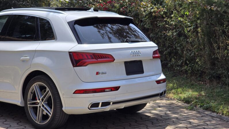 
								Audi SQ5 full									
