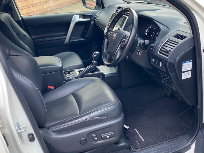 
								Toyota Land Cruiser Prado TX full									