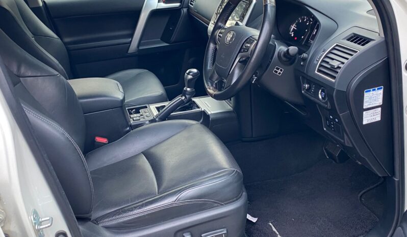 
								Toyota Land Cruiser Prado TX full									