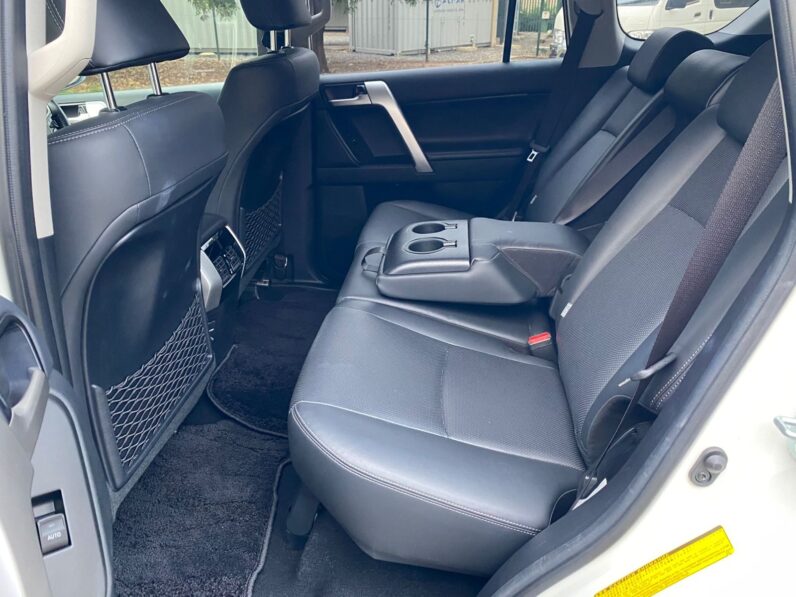 
								Toyota Land Cruiser Prado TX full									