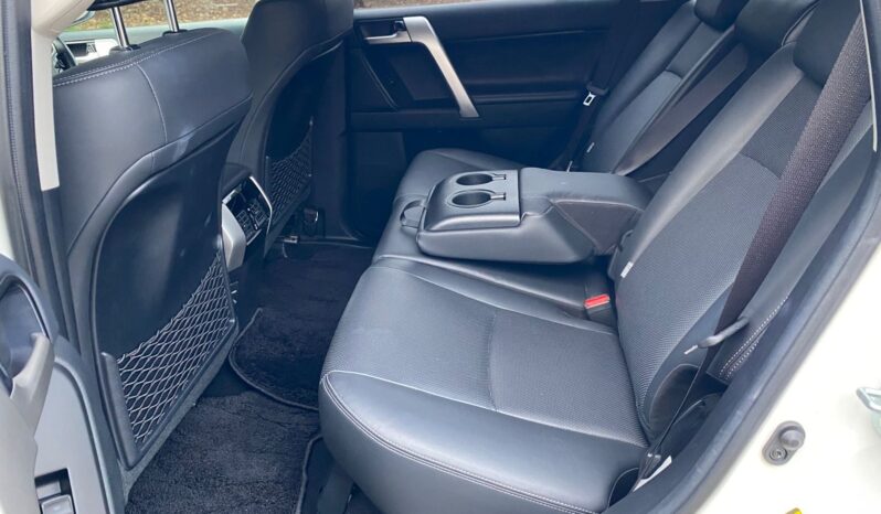 
								Toyota Land Cruiser Prado TX full									