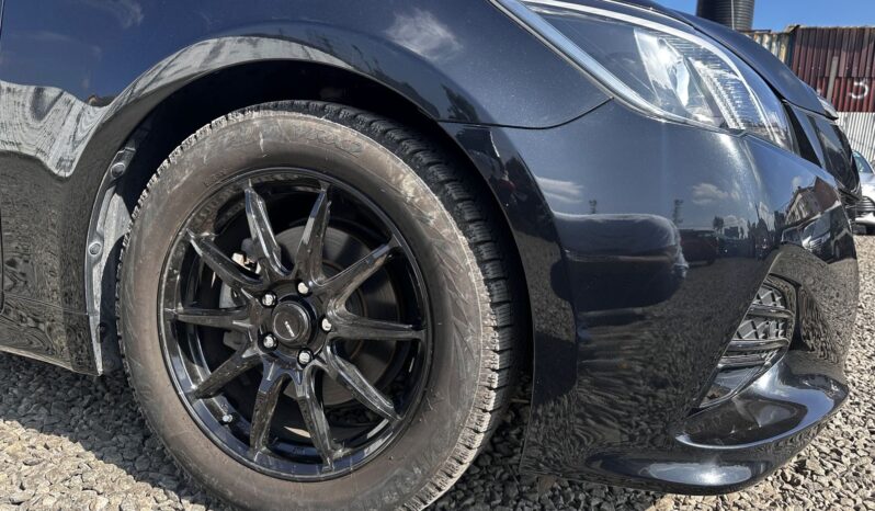 
								Toyota Crown Athelete S full									