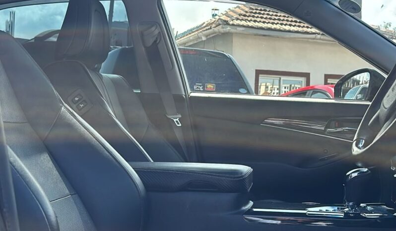 
								Toyota Crown Athelete S full									