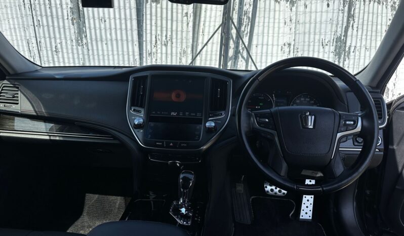 
								Toyota Crown Athelete S full									