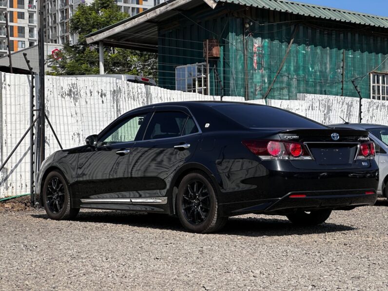 
								Toyota Crown Athelete S full									