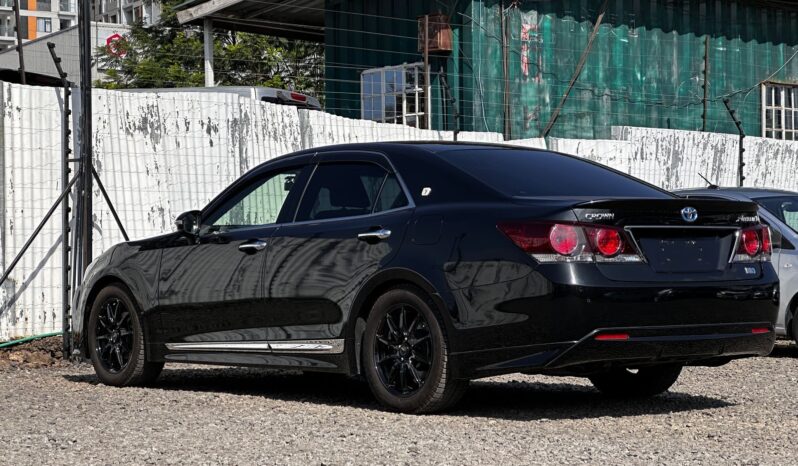 
								Toyota Crown Athelete S full									