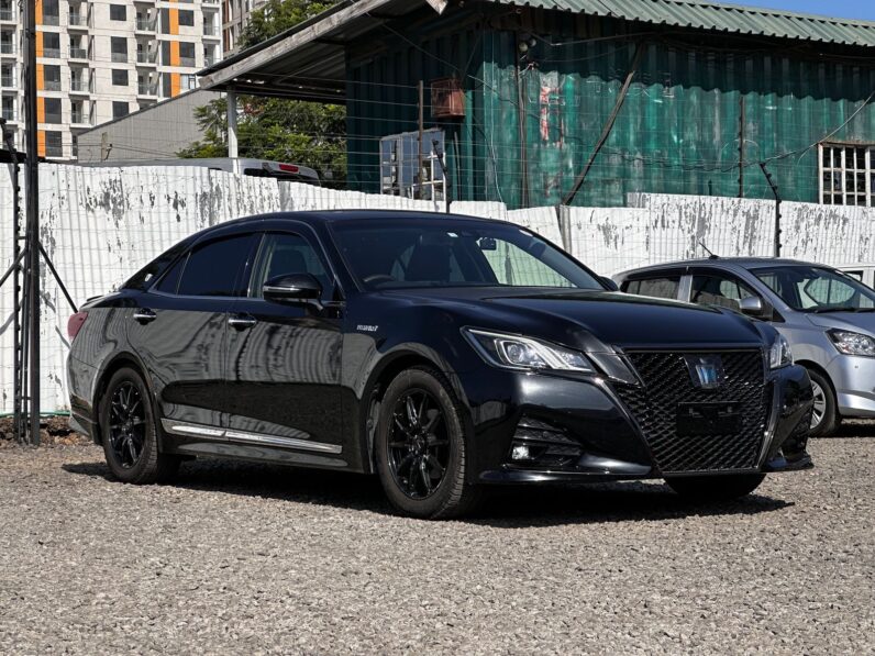 
								Toyota Crown Athelete S full									