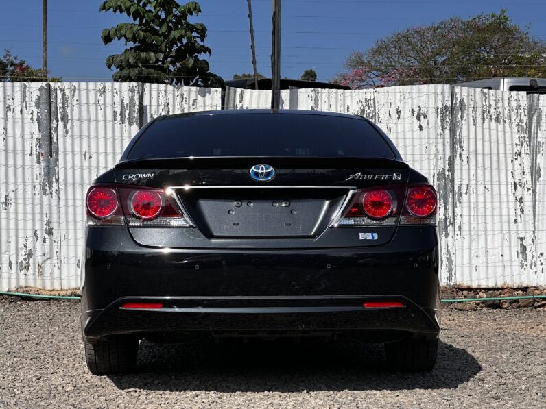 
								Toyota Crown Athelete S full									