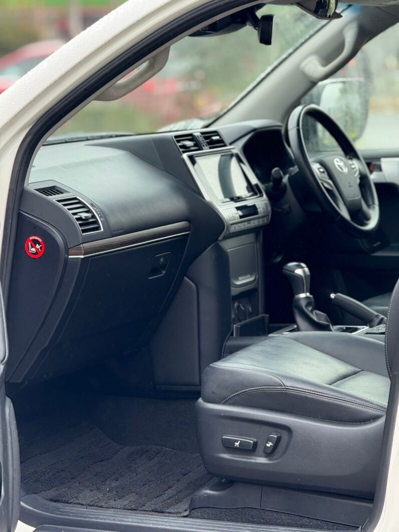 
								Toyota Prado TX full									