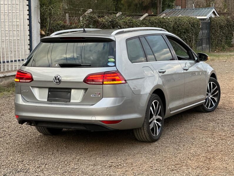 
								Volkswagen Golf full									