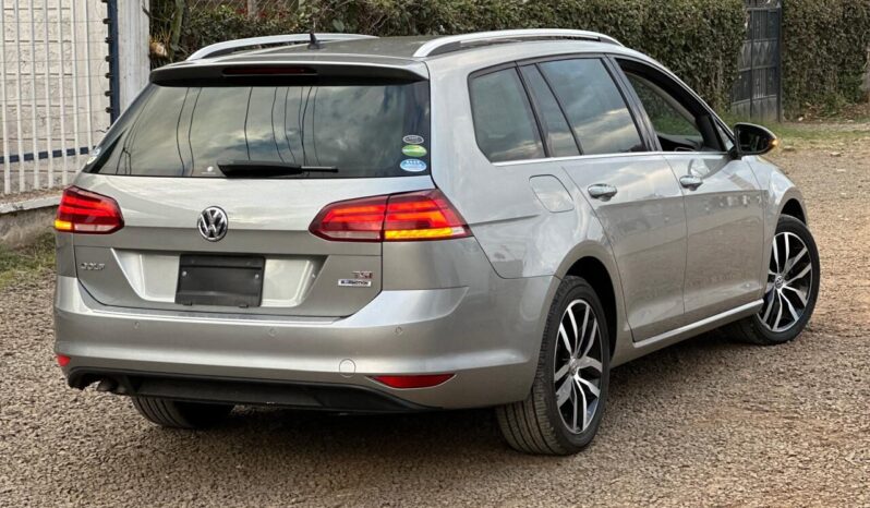 
								Volkswagen Golf full									