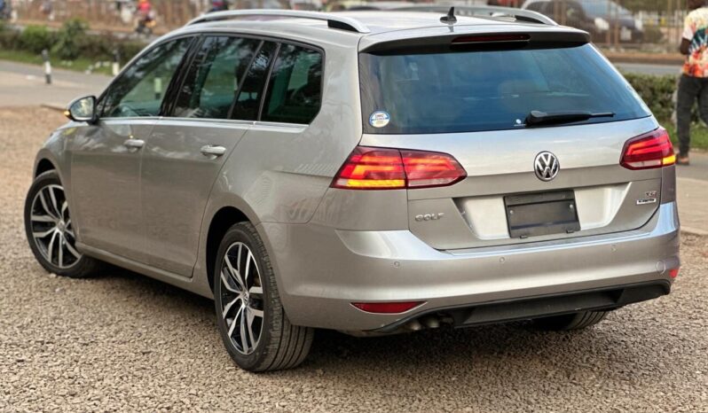 
								Volkswagen Golf full									