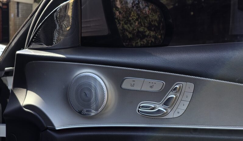 
								Mercedes Benz E200 full									