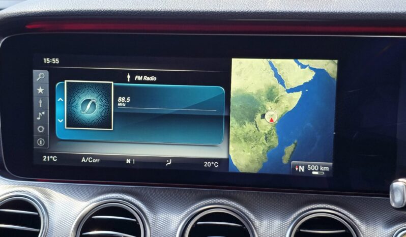 
								Mercedes Benz E200 full									