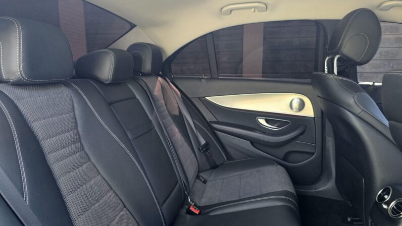 
								Mercedes Benz E200 full									