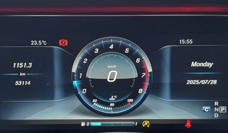 
								Mercedes Benz E200 full									