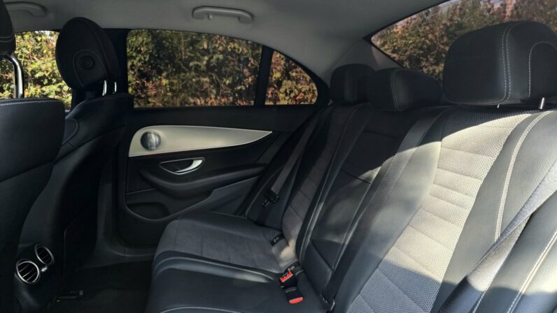 
								Mercedes Benz E200 full									