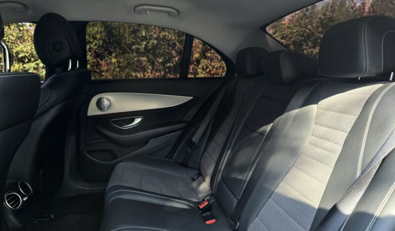 
								Mercedes Benz E200 full									