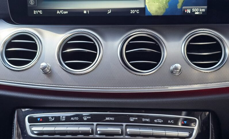 
								Mercedes Benz E200 full									