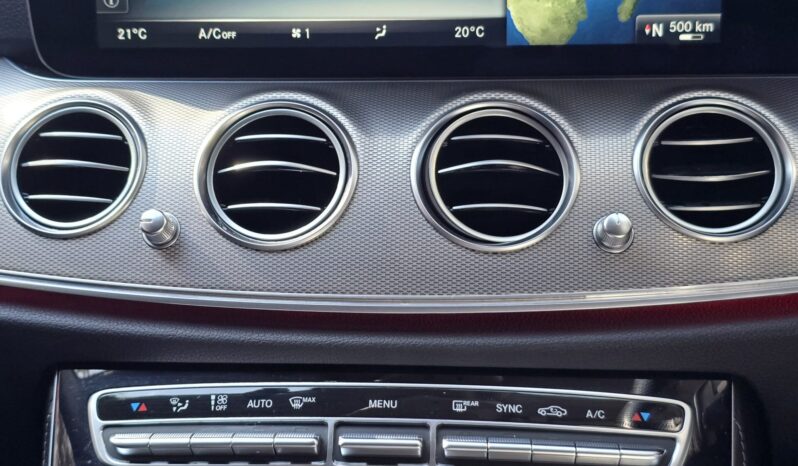 
								Mercedes Benz E200 full									