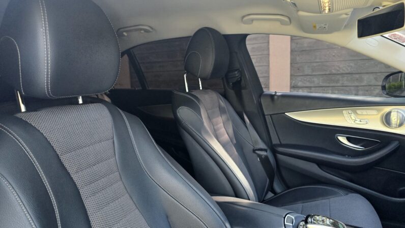 
								Mercedes Benz E200 full									