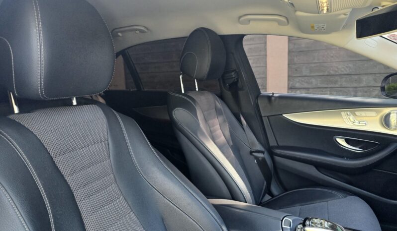 
								Mercedes Benz E200 full									