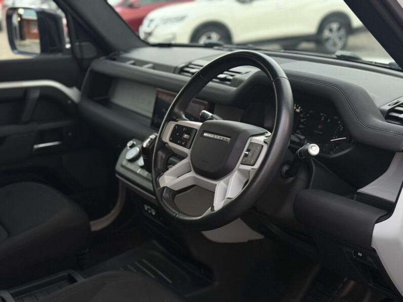 
								Land Rover Defender 110 full									