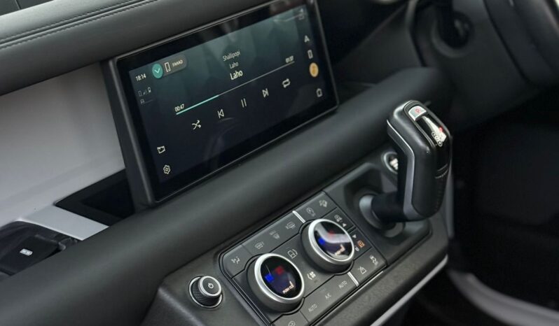 
								Land Rover Defender 110 full									