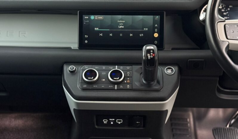 
								Land Rover Defender 110 full									