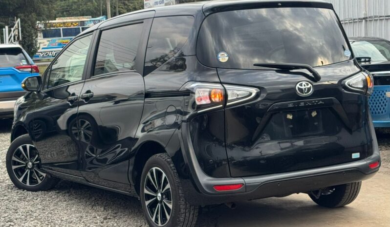 
								Toyota Sienta full									