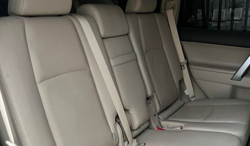 
								Toyota Land Cruiser Prado TxL full									