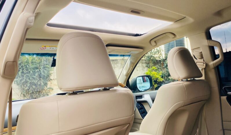 
								Toyota Land Cruiser Prado TX full									