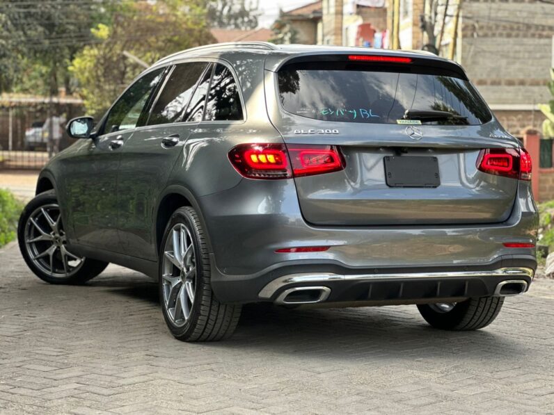 
								Mercedes Benz GLC 300 full									