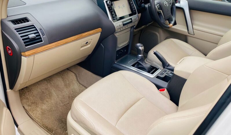 
								Toyota Land Cruiser Prado TX full									