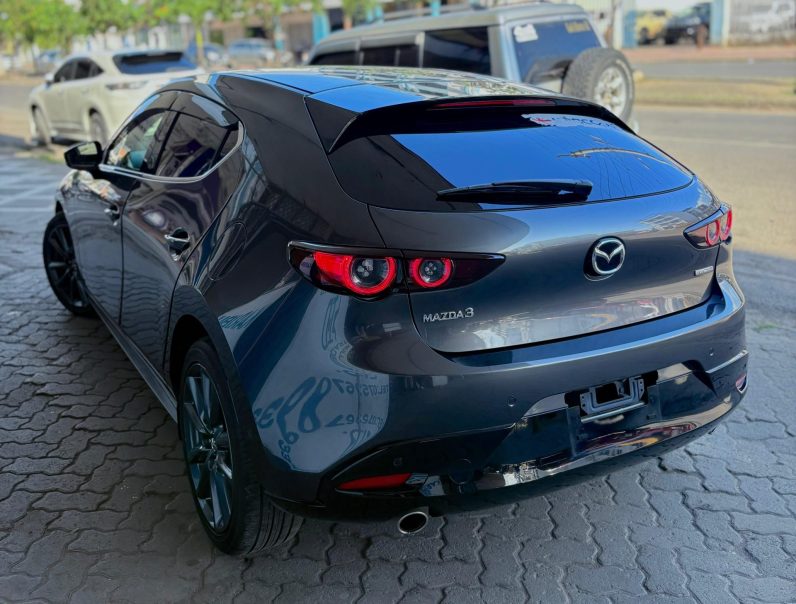 
								Mazda 3 full									