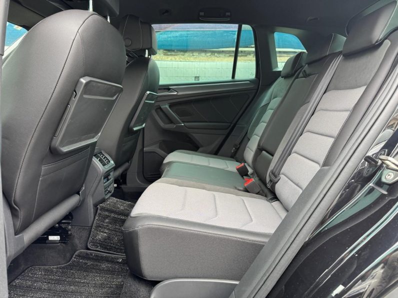 
								Volkswagen Tiguan R-line full									