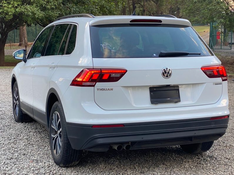 
								Volkswagen Tiguan full									