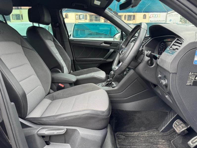 
								Volkswagen Tiguan R-line full									